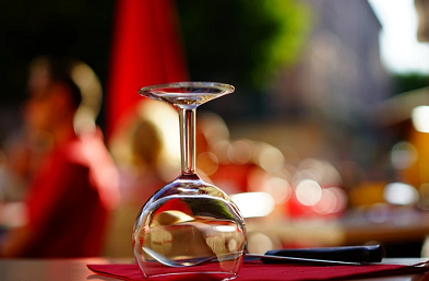 酒吧的品牌策划应该怎么做？