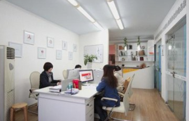 如何做出具有特色的服装品牌设计？