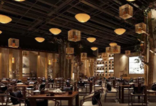 餐厅品牌全案策划公司应该采取何种方式来打造出独特且有吸引力的品牌形象？