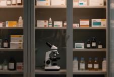 上海策划公司：医药行业品牌策划的破局之道